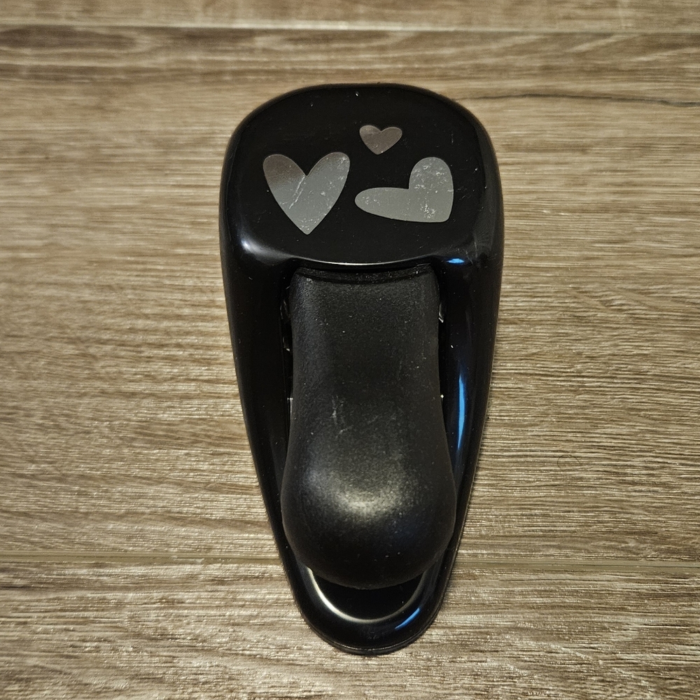 Stampin’ Up 3 Hearts Whale Tail Punch